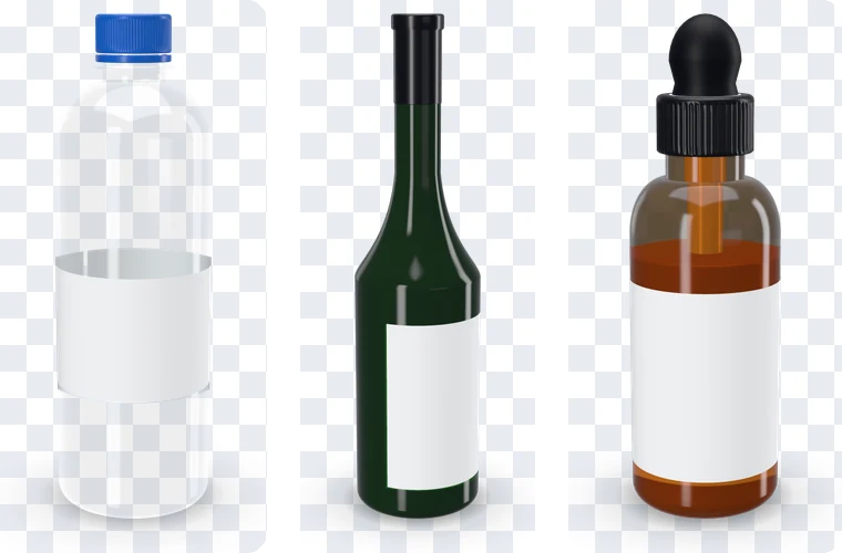 Una botella de agua transparente, una botella de vino verde y un frasco gotero ámbar, cada uno con una etiqueta en blanco